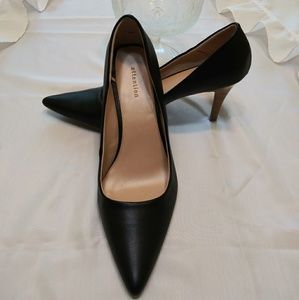 Attention "Tyanna" pumps (NWOT)